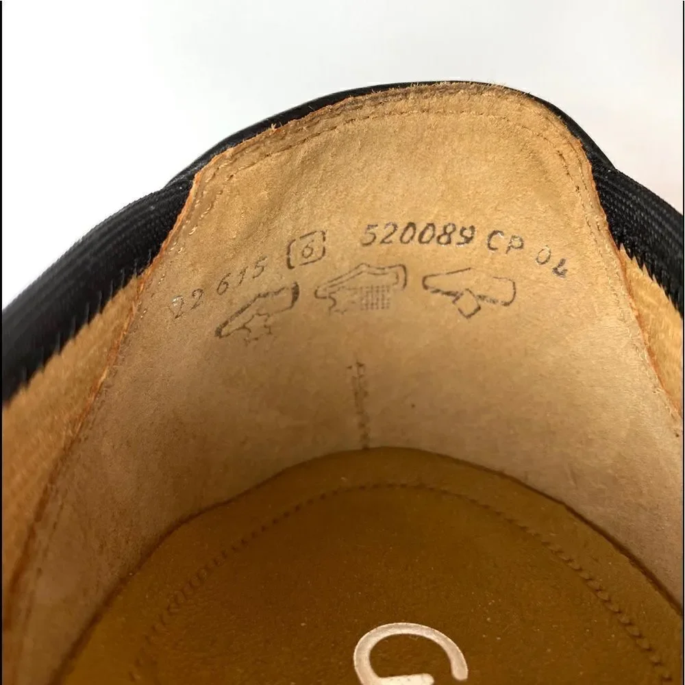 GABOR NWOT Black LEATHER FLAT SHOES